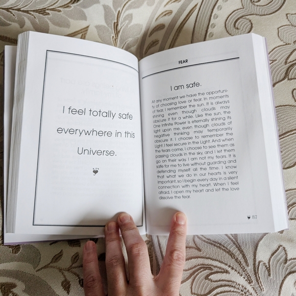 Louise Hay meditations book - Picture 3 of 4